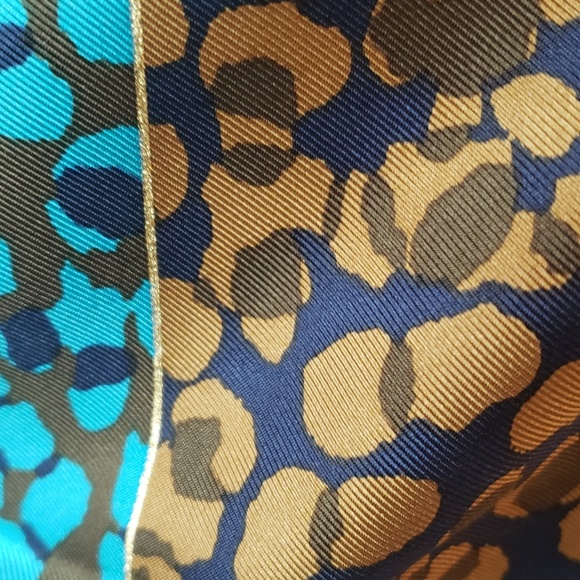Lous Vuitton 100% Silk Scarf - Picture 6 of 8